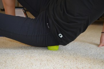 glute foam rolling